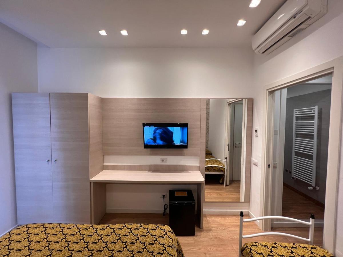 Feel Good Hotel Римини Екстериор снимка