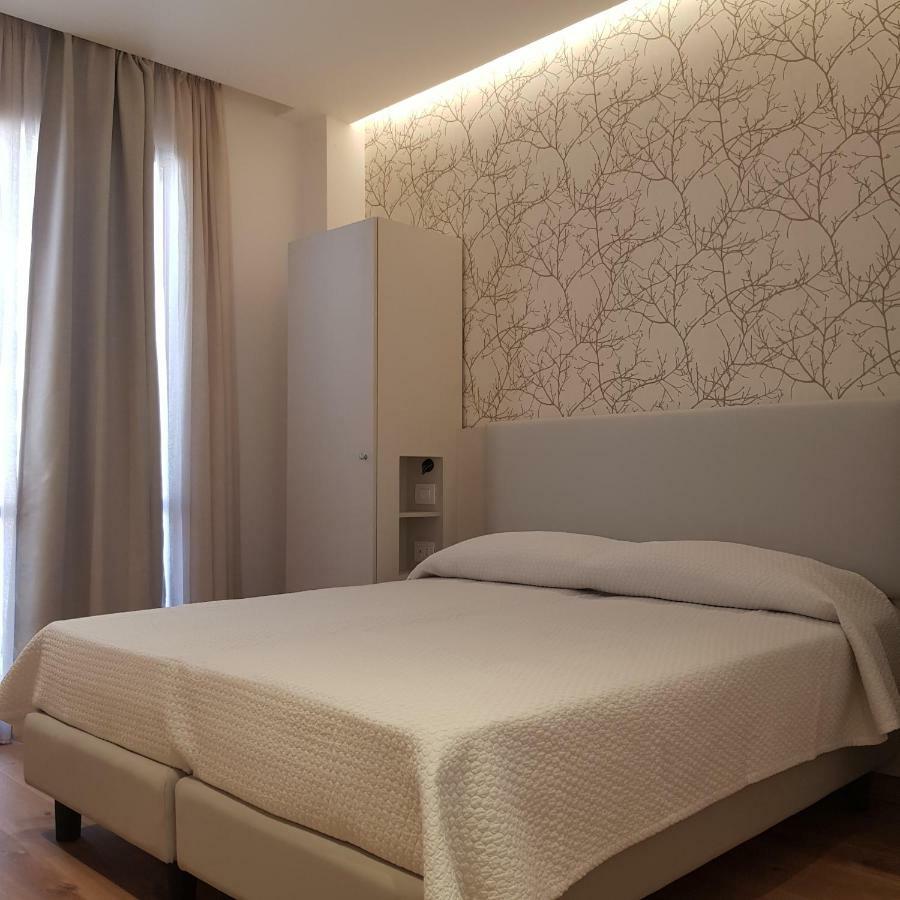 Feel Good Hotel Римини Екстериор снимка