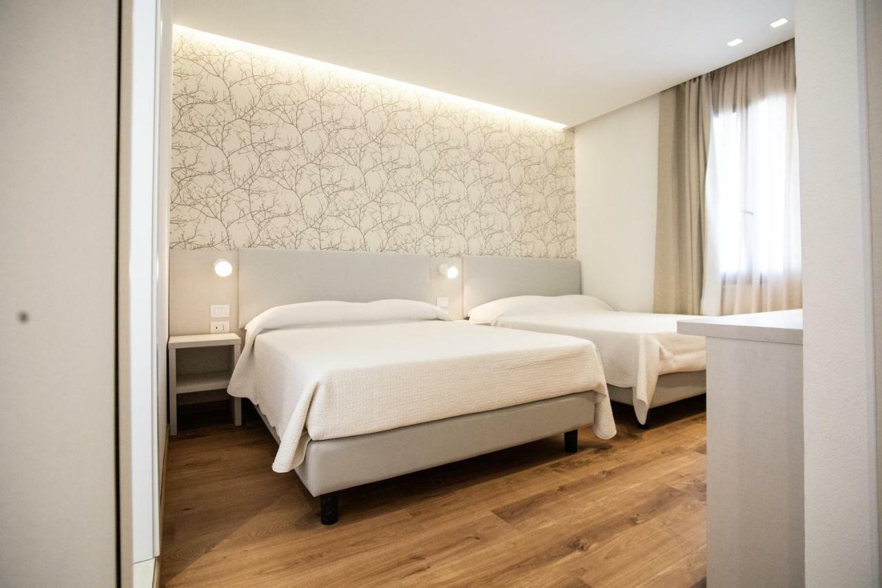 Feel Good Hotel Римини Екстериор снимка