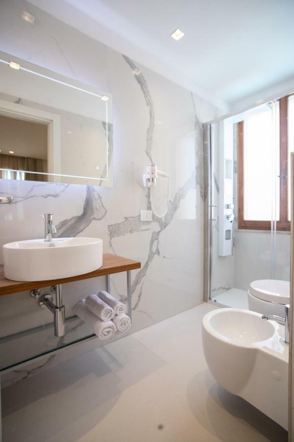 Feel Good Hotel Римини Екстериор снимка