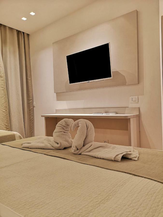 Feel Good Hotel Римини Екстериор снимка